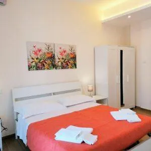  Hostel In City-in Włochy